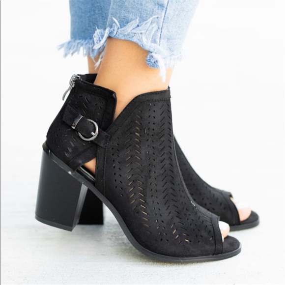🎉Restocked 🎉 3 Colors laser open toe booties - Picture 7 of 11